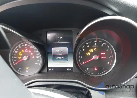 2018 Mercedes-Benz C 300 4Matic из США, поврежденный, VIN 55SWF4KB4JU245643